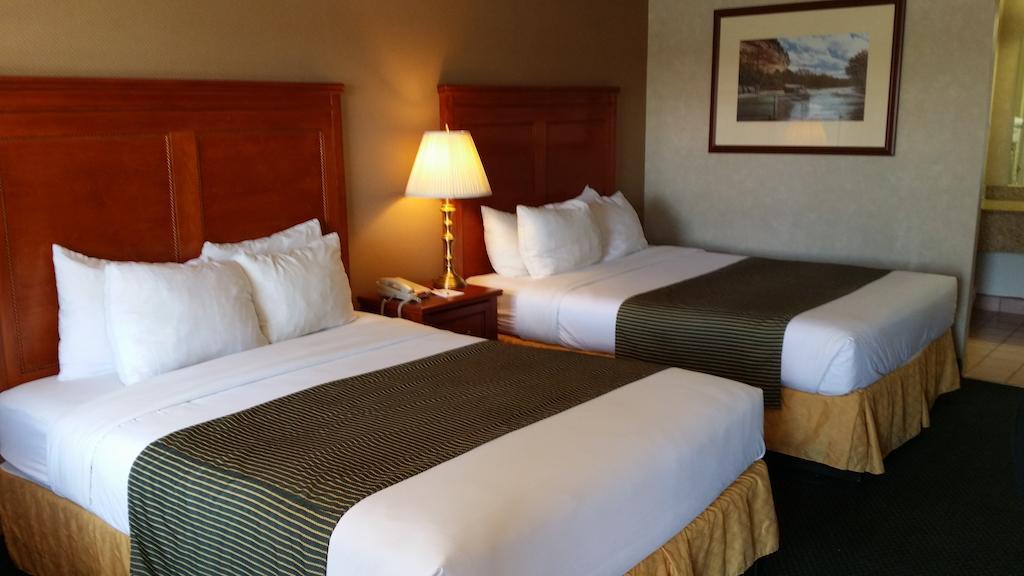 Hotel Ramada By Wyndham East