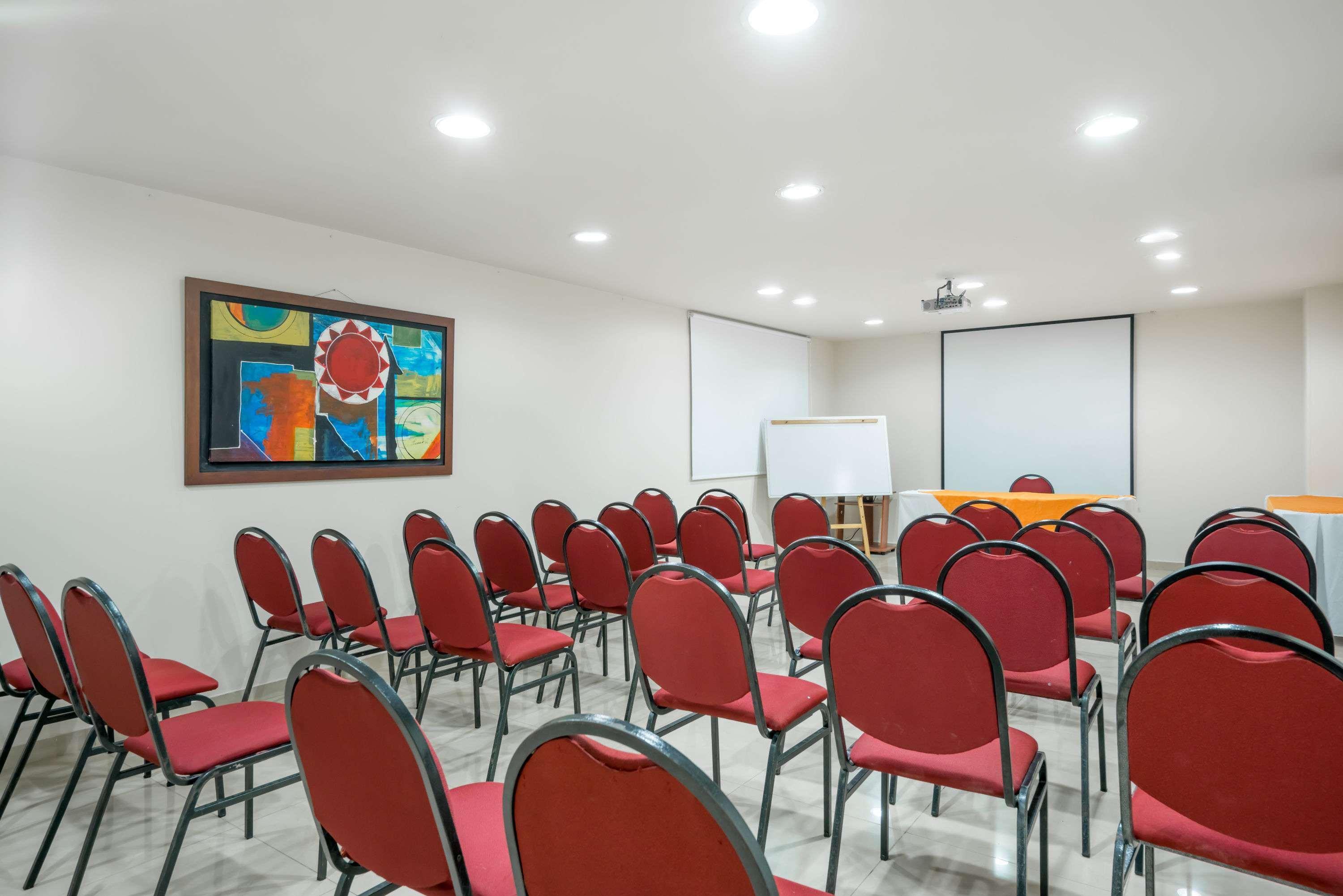 Ramada By Wyndham East