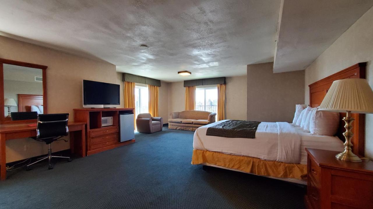 Ramada By Wyndham East Hotel 3*